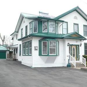 *** Bed & Breakfast Niagara's Emerald Falls Canada